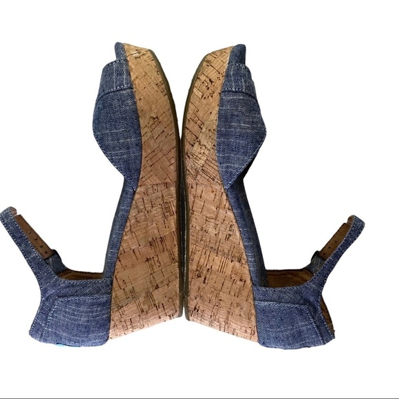 Tom’s Blue Denim Stacked Cork Wedge Peep Toe Sandals - Picture 5 of 9